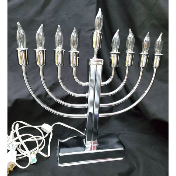 Jewish Hanukkah ELECTRIC MENORAH polished chrome with 9 flickering candle bulbs - Picture 3 of 9